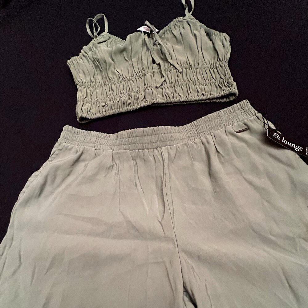 NWT Pretty La Vie En Rose Set: Size M